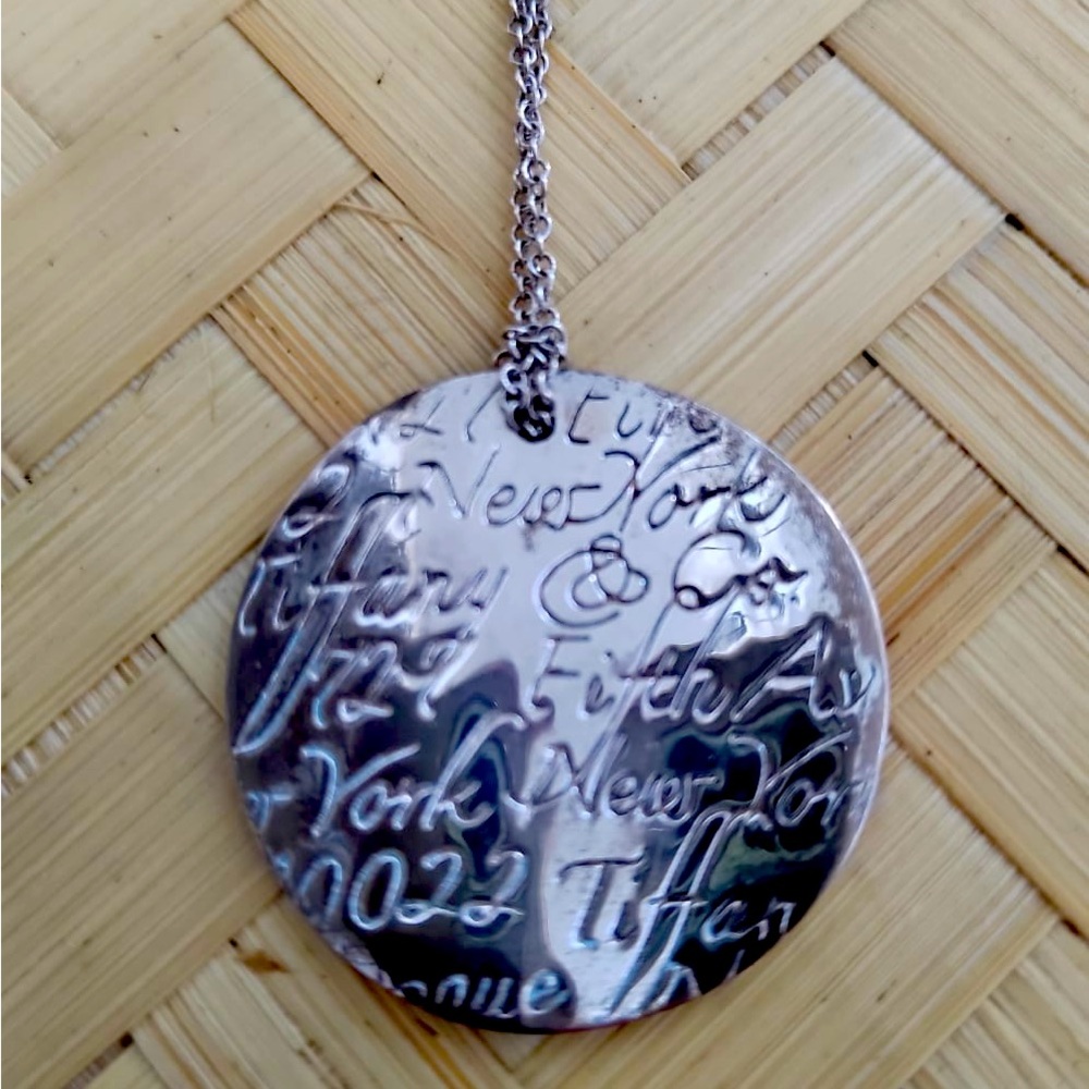 Tiffany & Co New York Notes Wavy Round Circle Pendant Necklace